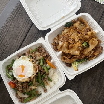 Malai Thai - Pad See Ew, Holy Basil with Egg and Ground Beef - Thai Near Me - Haleiwa, Hawaii Malai Thai - Pad See Ew, Holy Basil with Egg and Ground Beef - Thai Near Me - Haleiwa, Hawaii
