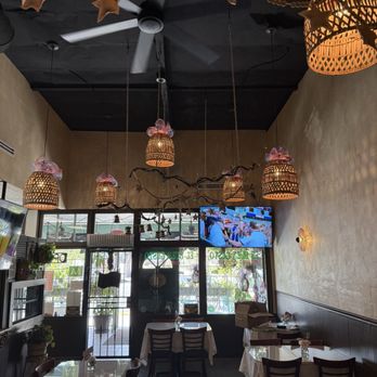 El Buen Gusto - Very comfy and very cozy! You can come here for a nice date or bring the family! - Mexican Near Me - Whittier, California El Buen Gusto - Very comfy and very cozy! You can come here for a nice date or bring the family! - Mexican Near Me - Whittier, California