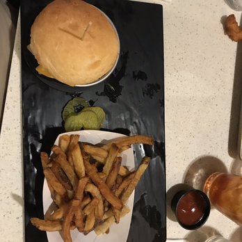 Stone Arch - Juicy Lucy - American Near Me - St Paul, Minnesota