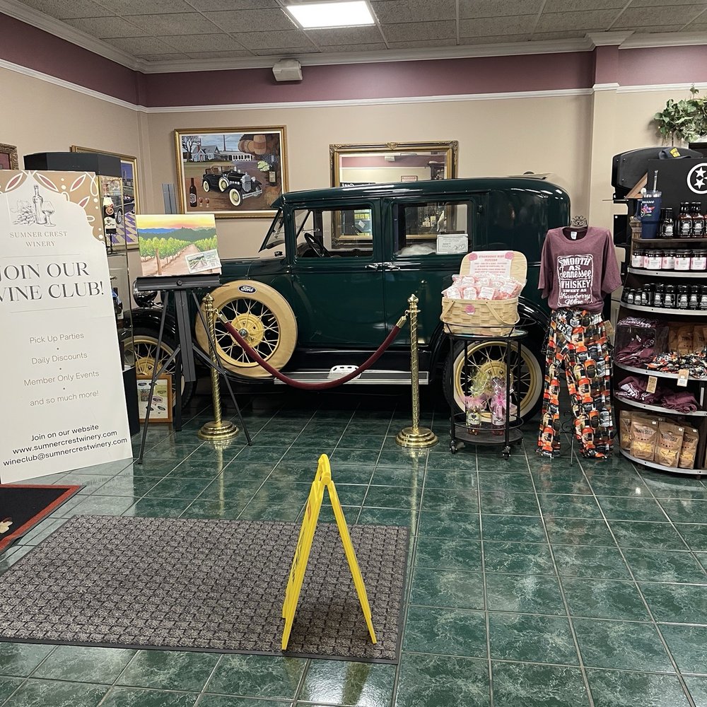 Sumner Crest Winery - Yet another car on display - Wineries Near Me - Portland, Tennessee Sumner Crest Winery - Yet another car on display - Wineries Near Me - Portland, Tennessee