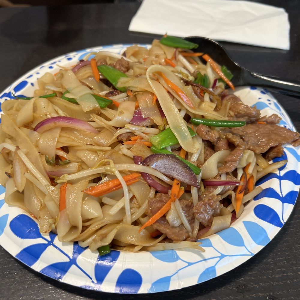 Red Chilli - 62. Beef Chow Fun - Chinese Near Me - Redlands, California Red Chilli - 62. Beef Chow Fun - Chinese Near Me - Redlands, California