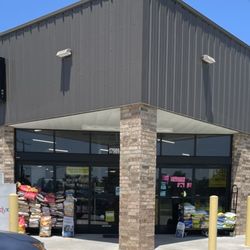 Dollar General - Entrance