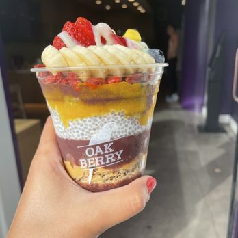 Oakberry Acai - Acai Bowl - Classic Size (12 oz) - Juice Bars & Smoothies Near Me - Manhattan Beach, California Oakberry Acai - Acai Bowl - Classic Size (12 oz) - Juice Bars & Smoothies Near Me - Manhattan Beach, California