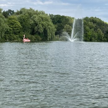 Hoyt Lake Row Boats - Boat Charters Near Me Hoyt Lake Row Boats - Boat Charters Near Me