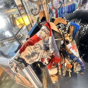 Revival Vintage - Used, Vintage & Consignment Near Me - Austin, Texas Revival Vintage - Used, Vintage & Consignment Near Me - Austin, Texas