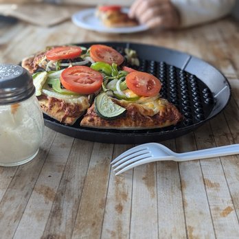 La Prima Pizza  - Vegi Pizza. - Pizza Near Me - Calistoga, California