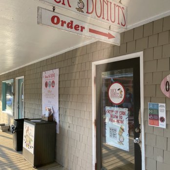 Duck Donuts - Entrance to duck donuts - Donuts Near Me - Duck, North Carolina Duck Donuts - Entrance to duck donuts - Donuts Near Me - Duck, North Carolina
