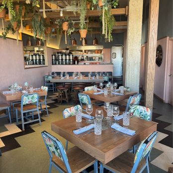 Neighbor Good Kitchen & Bar - Dining area - Breakfast & Brunch Near Me - El Paso, Texas Neighbor Good Kitchen & Bar - Dining area - Breakfast & Brunch Near Me - El Paso, Texas