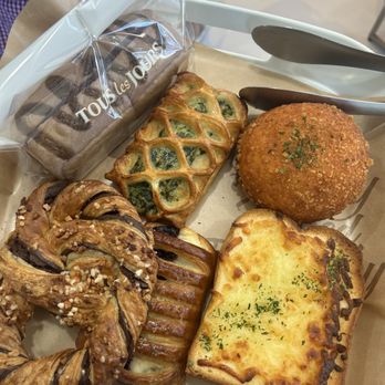 Tous les Jours - Bakeries Near Me - Franklin, Tennessee