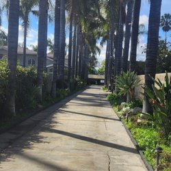 40 Palms - Driveway leading up to 40 Palms