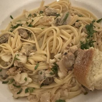 Amorina - Linguine in White Clam Sauce - Italian Near Me - Marlboro, New Jersey Amorina - Linguine in White Clam Sauce - Italian Near Me - Marlboro, New Jersey