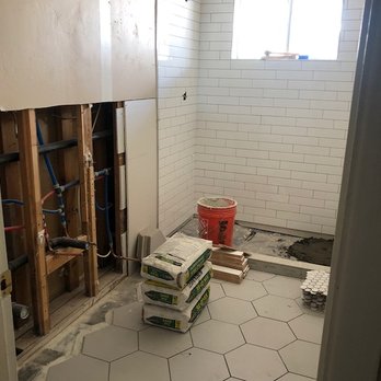 P&L Plumbing - Hall Bath Before - Plumbing Near Me - Mesa, Arizona P&L Plumbing - Hall Bath Before - Plumbing Near Me - Mesa, Arizona