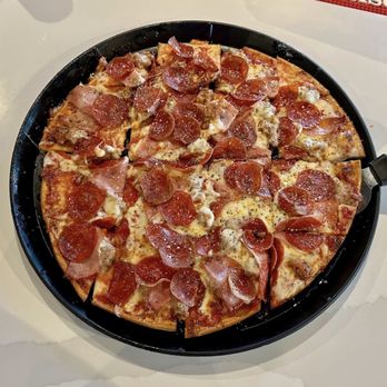 Rosati's Pontoon Beach - This pie - Pizza Near Me - Pontoon Beach, Illinois