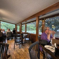 Ebenezer Ale House - Dining