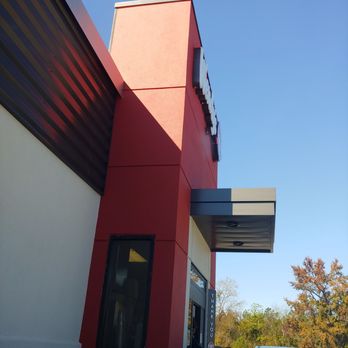 Wendy's - In SC, driving to Ohio. Grabbing a quick bite. - Burgers Near Me - Winnsboro, South Carolina