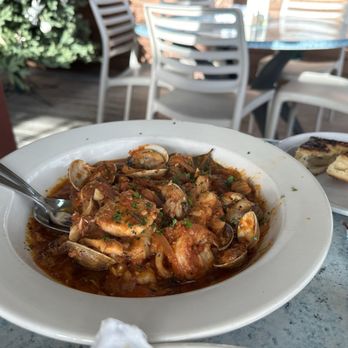 Doc's Marina Grill - NORTHWEST CIOPPINO - American Near Me - Bainbridge Island, Washington Doc's Marina Grill - NORTHWEST CIOPPINO - American Near Me - Bainbridge Island, Washington