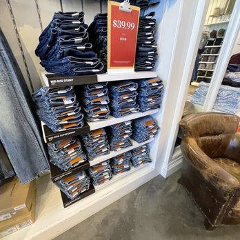 Lucky Brand - Men's Clothing Near Me - Albuquerque, New Mexico