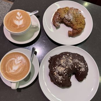 Améa Cafe - Pistachio and Chocolate Croissant. 2 cappuccino - Cafes Near Me - Montreal, Quebec Améa Cafe - Pistachio and Chocolate Croissant. 2 cappuccino - Cafes Near Me - Montreal, Quebec