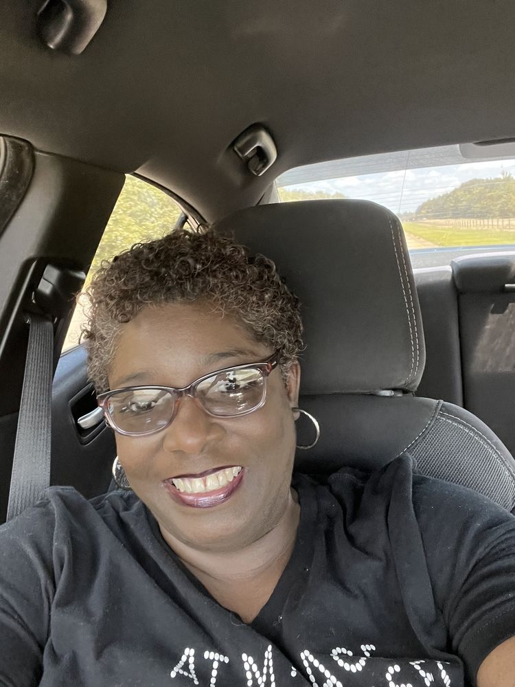 Glam Station & Spa Logo