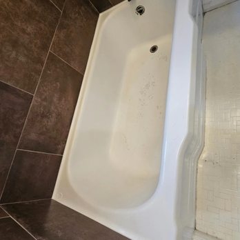 G And D Reglazing - Bathtub before - Refinishing Services Near Me - Tustin, California