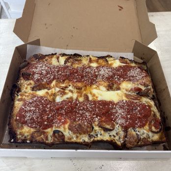 Stella's - Small Detroit style pepperoni pizza - Burgers Near Me - Fort Lauderdale, Florida Stella's - Small Detroit style pepperoni pizza - Burgers Near Me - Fort Lauderdale, Florida