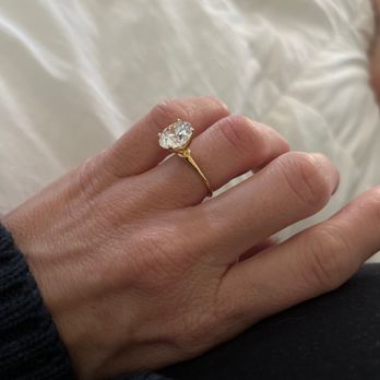 Diamond Code L.A - Dainty and elegant and back to its beautiful yellow gold - Jewelry Near Me - Los Angeles, California Diamond Code L.A - Dainty and elegant and back to its beautiful yellow gold - Jewelry Near Me - Los Angeles, California