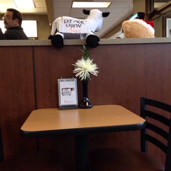 Chick-fil-A - The fresh flowers on the tables are always fresh here, never wilted. One of the many things that make this place great. - Fast Food Near Me - Hanover, Maryland