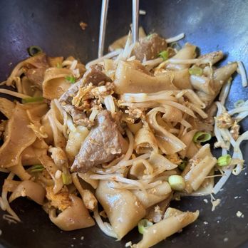 Thai District - Kai Kua Noodles - Thai Near Me - Long Beach, California