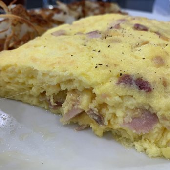 Georgie V's Pancake House - Cut view of omelette - Breakfast & Brunch Near Me - Northbrook, Illinois