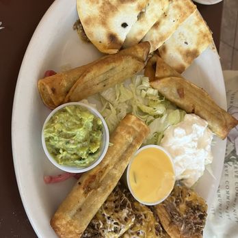 Papaya Mexican Grill - Sampler - Tex-Mex Near Me - Arlington, Texas Papaya Mexican Grill - Sampler - Tex-Mex Near Me - Arlington, Texas
