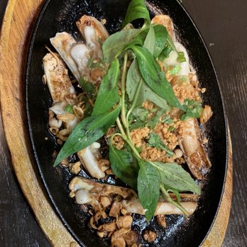 Oc House - Oc Mong Tay (Razor Clam) (East Coast) - Vietnamese Near Me - Portland, Oregon Oc House - Oc Mong Tay (Razor Clam) (East Coast) - Vietnamese Near Me - Portland, Oregon