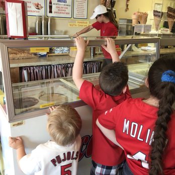 Scoops Ice Cream - Ice Cream & Frozen Yogurt Near Me - Camdenton, Missouri