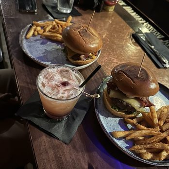 The Whiskey - Burgers and cherry sour - American Near Me - Orlando, Florida The Whiskey - Burgers and cherry sour - American Near Me - Orlando, Florida