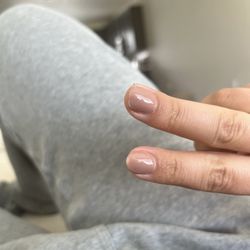 Privé Nail Spa - Broken nails, chipped nails within 24 hours after getting them done.