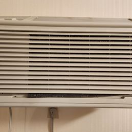 Is that dust hanging out of the A/C unit?