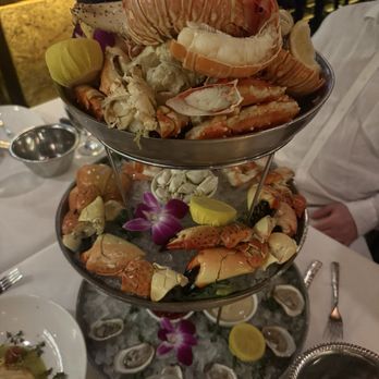 Billy's Stone Crab - Market - Seafood tower for 4 - absolutely delicious - Seafood Markets Near Me - Hollywood, Florida Billy's Stone Crab - Market - Seafood tower for 4 - absolutely delicious - Seafood Markets Near Me - Hollywood, Florida