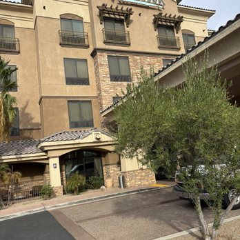 Radisson Hotel Yuma - Exterior clean and pretty - Hotels Near Me - Yuma, Arizona Radisson Hotel Yuma - Exterior clean and pretty - Hotels Near Me - Yuma, Arizona