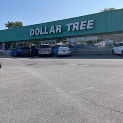 Dollar Tree - Outside sign