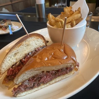 Nick's On State - Prime rib sandwich. Perfect! - New American Near Me - Carlsbad, California