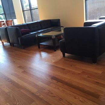 Cafe De Oro - Couch seating area - Coffee & Tea Near Me - Riverwoods, Illinois Cafe De Oro - Couch seating area - Coffee & Tea Near Me - Riverwoods, Illinois