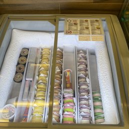 Ice cream macarons