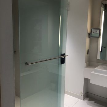 Radisson Blu Aqua Chicago - Sliding doors...ugh. - Hotels Near Me - Chicago, Illinois Radisson Blu Aqua Chicago - Sliding doors...ugh. - Hotels Near Me - Chicago, Illinois
