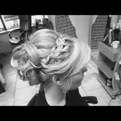 Hair N Trends