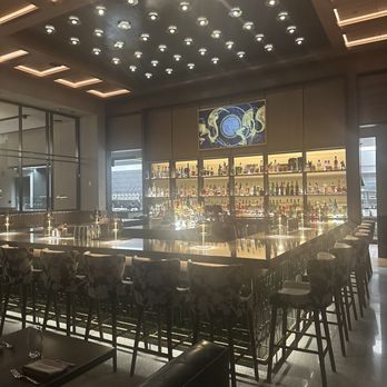 Commission Row - Beautiful bar - Steakhouses Near Me - Indianapolis, Indiana
