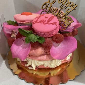LeilaLove Macarons - Birthday cake - Desserts Near Me - Park Ridge, Illinois