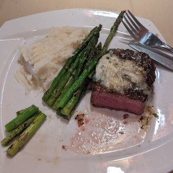 Parea Restaurant - Eight Ounce Filet Mignon - New American Near Me - Valparaiso, Indiana