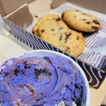 Insomnia Cookies - Desserts Near Me - Providence, Rhode Island Insomnia Cookies - Desserts Near Me - Providence, Rhode Island