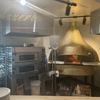 Bottega Italia - Pizza oven - Pizza Near Me - Temecula, California