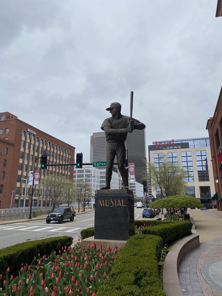 STAN MUSIAL STATUE - Updated September 2024 - 16 Photos & 11 Reviews ...