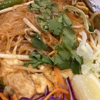 R Thai Cuisine - Chicken pad Thai - Thai Near Me - Redlands, California R Thai Cuisine - Chicken pad Thai - Thai Near Me - Redlands, California